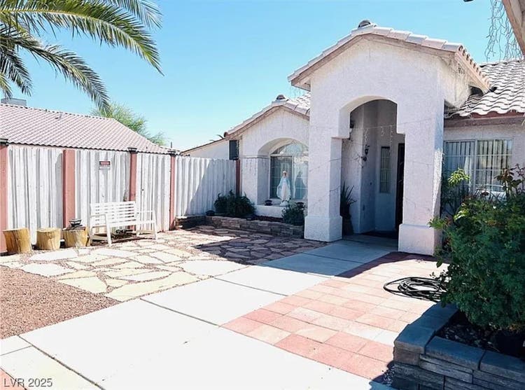 Beautiful Single Family Home 