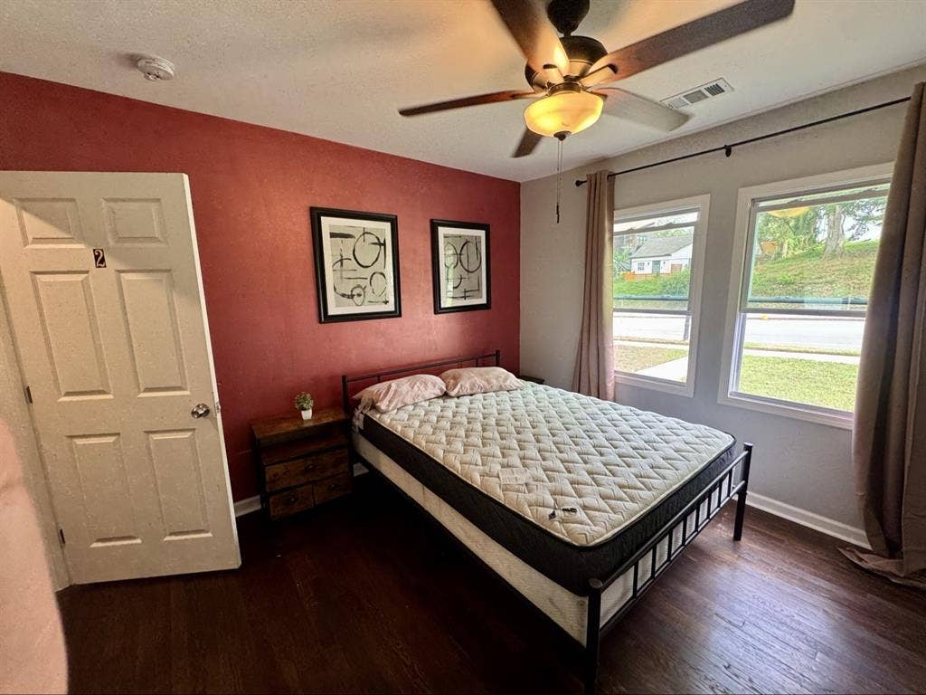 Spacious Furnished Room Near MARTA