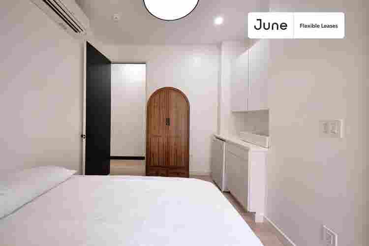 4 BR in New York City