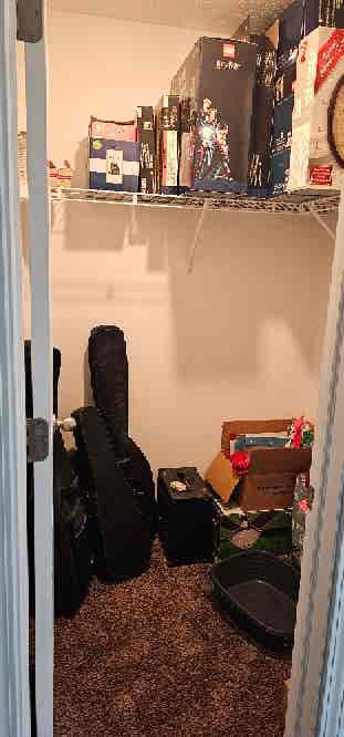 Room available in Greenwood.