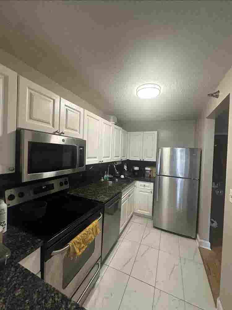 Master Bedroom Available in a b