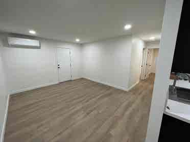 Looking for roommate 