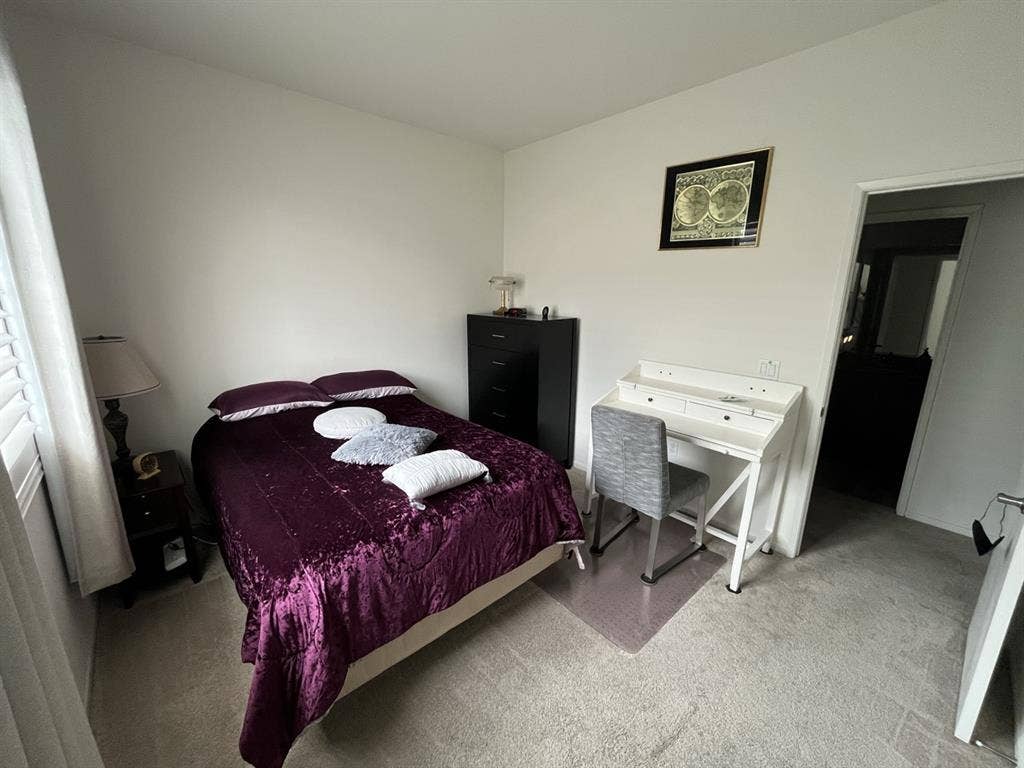 Furnished room 4 rent near 805/905
