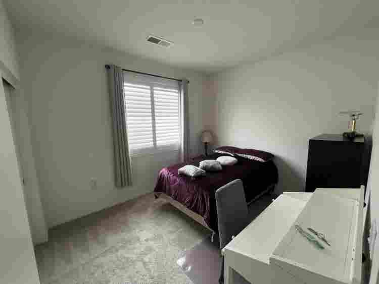 Furnished room 4 rent near