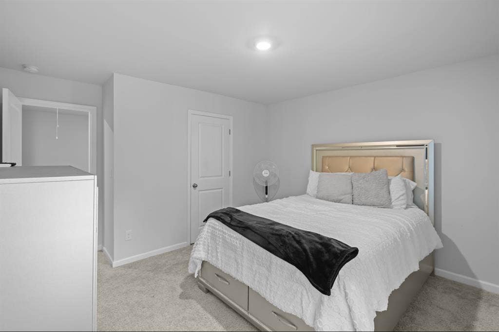 Entire Home Lithonia or Roommate