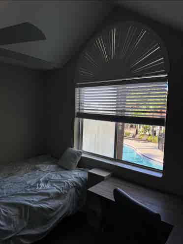 Pool View Room in Safe Townhouse