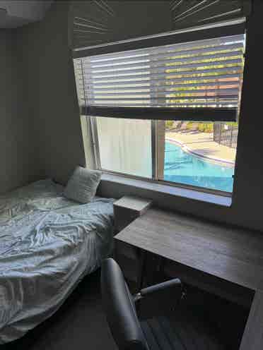 Pool View Room in Safe Townhouse