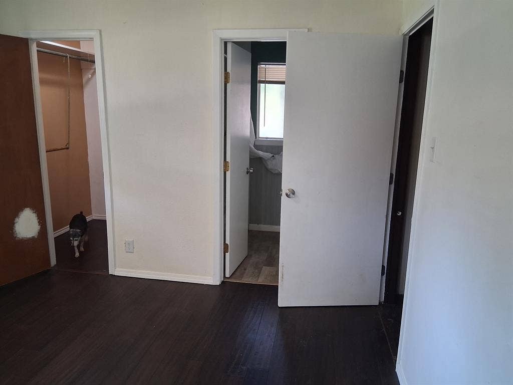Master bedroom private bathroom