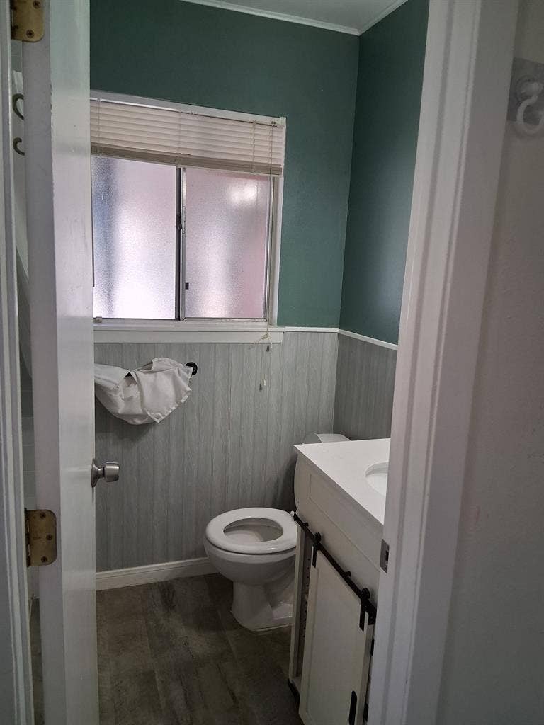 Master bedroom private bathroom