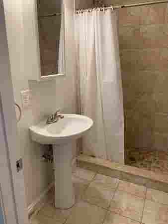 ROOM FOR RENT- BROOKLINE APARTMENT
