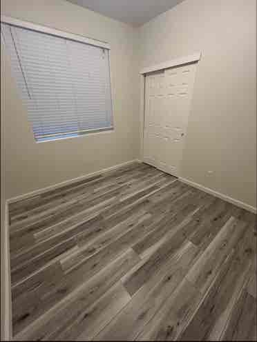 🏡Room & Shared Bath - Available!