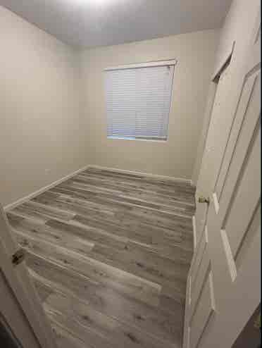 🏡Room & Shared Bath - Available!