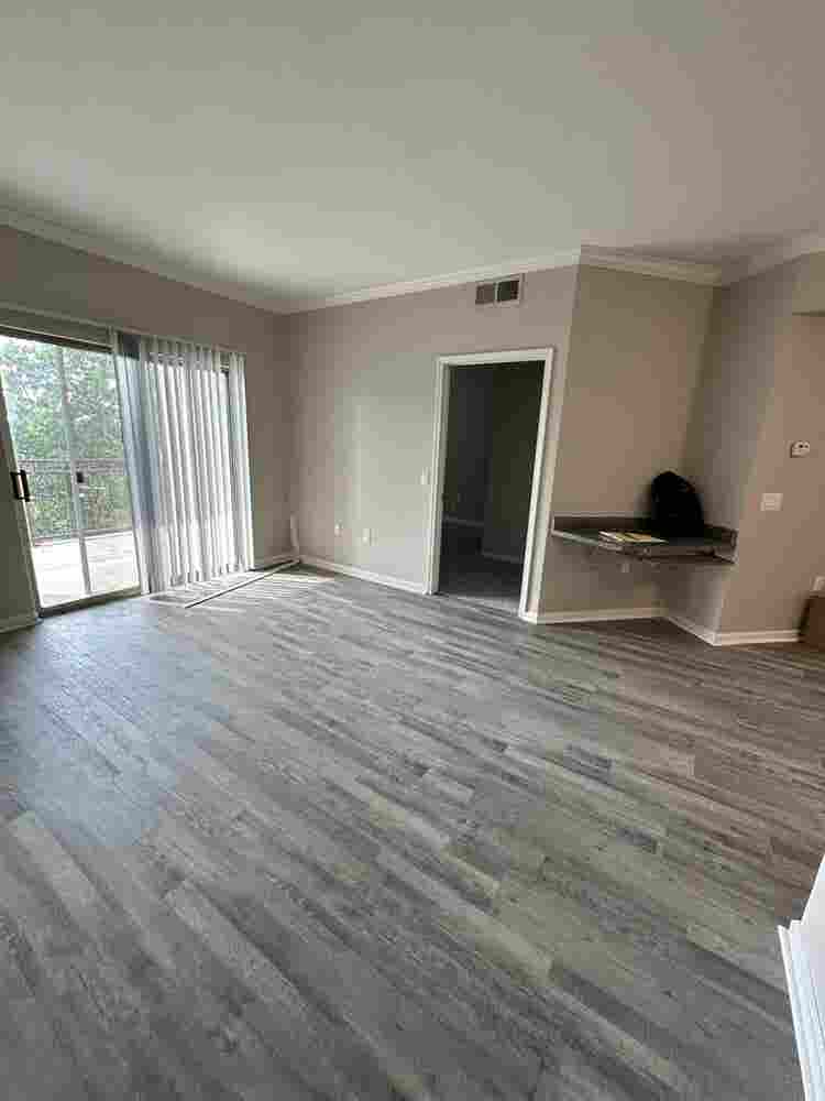 Overland Park - room with washroom