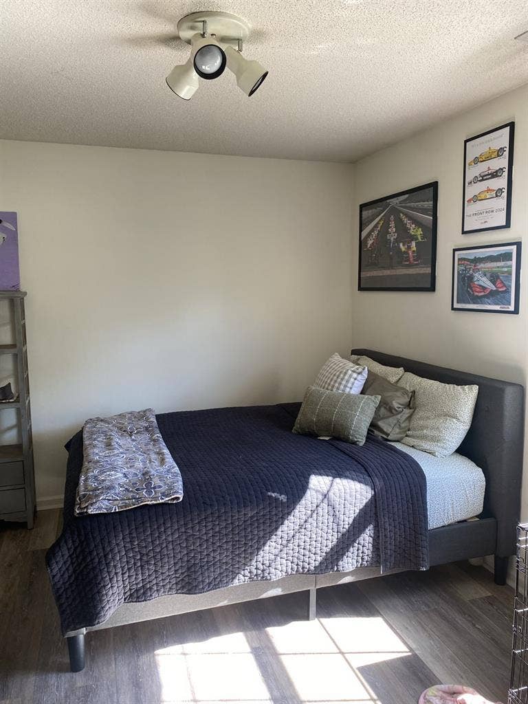 Room for rent!