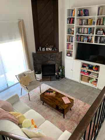 Looking for a Roomate