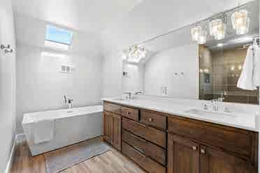 3 BR in Dallas