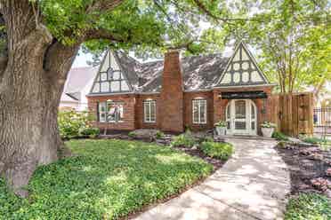 3 BR in Dallas