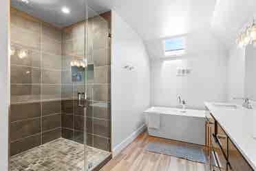 3 BR in Dallas