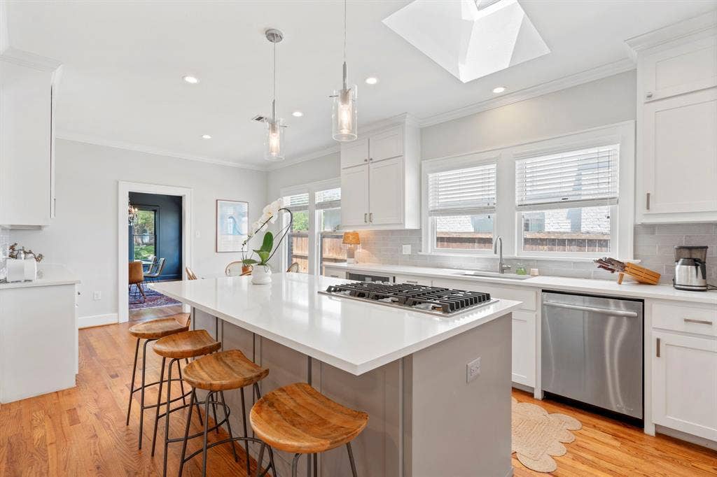 3 BR in Dallas
