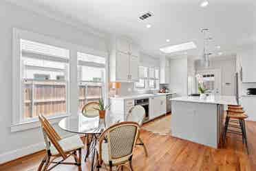 3 BR in Dallas