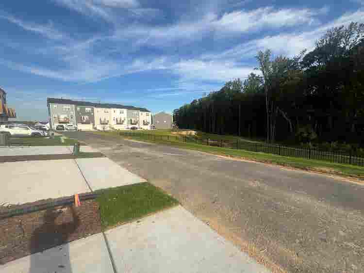 4 BR in Apex