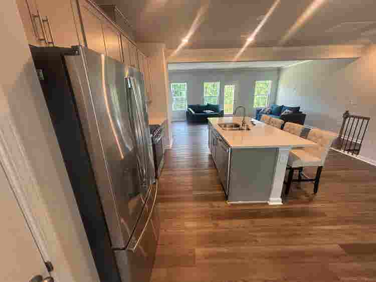 4 BR in Apex