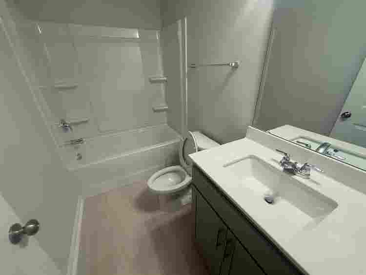 4 BR in Apex
