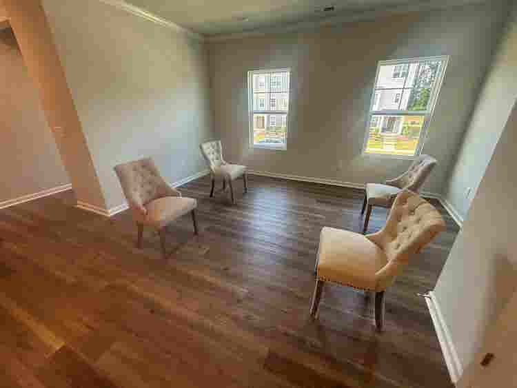 4 BR in Apex