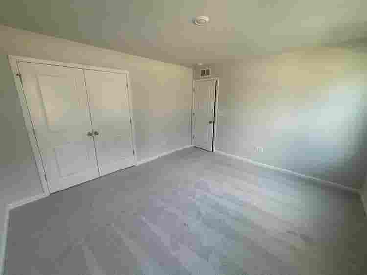 4 BR in Apex