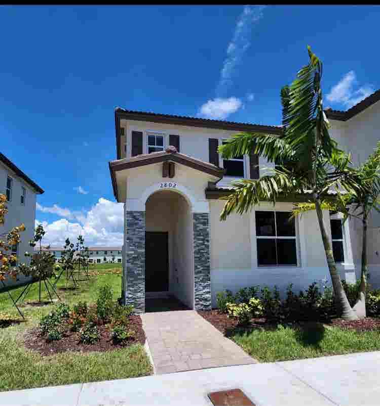 Looking for roomates in Homestead!