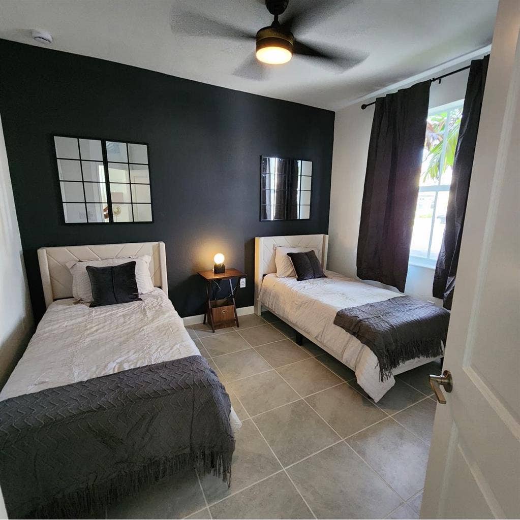 Looking for roomates in Homestead!