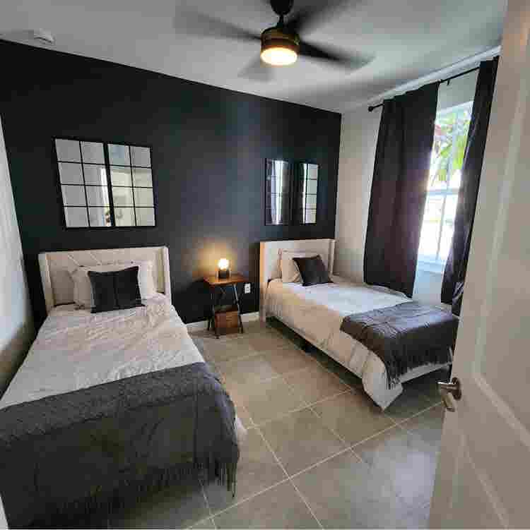 Looking for roomates in Homestead!