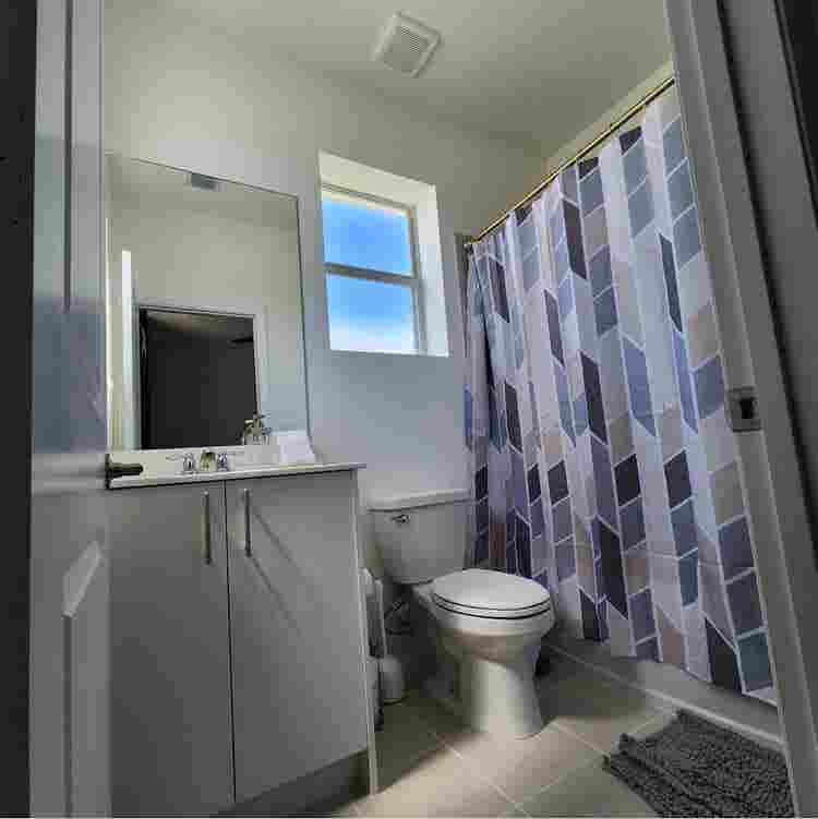 Looking for roomates in Homestead!