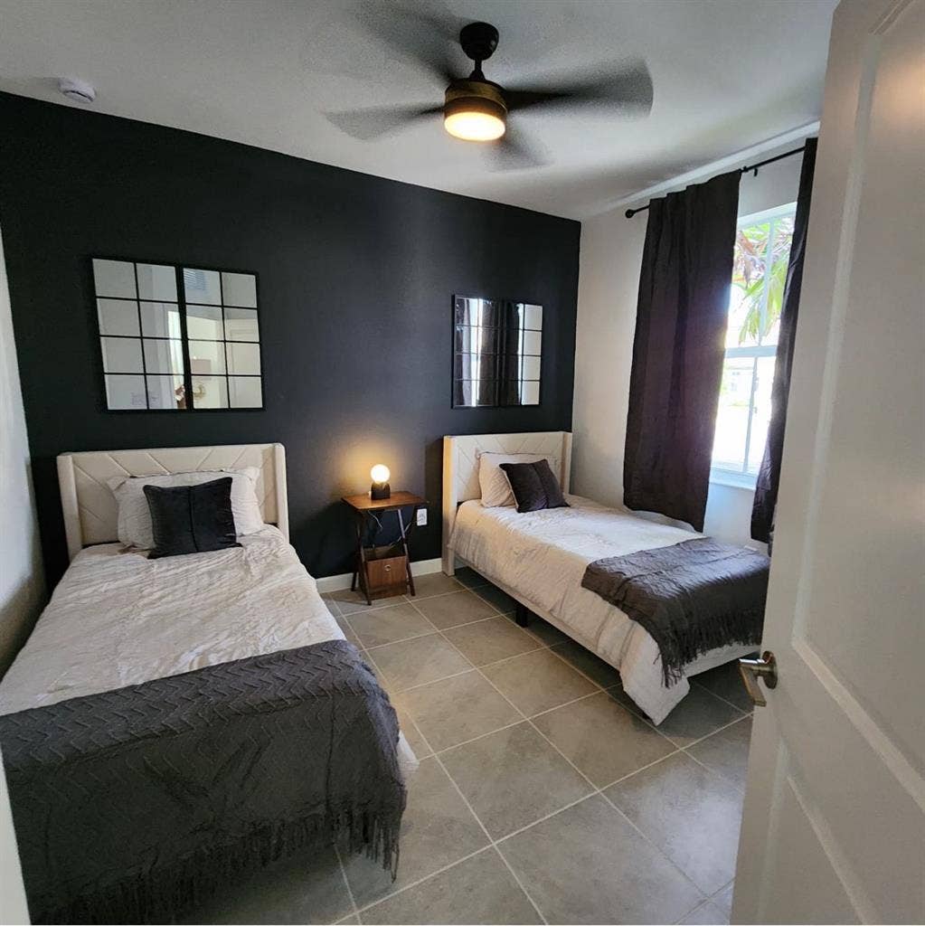 Looking for roomates in Homestead!
