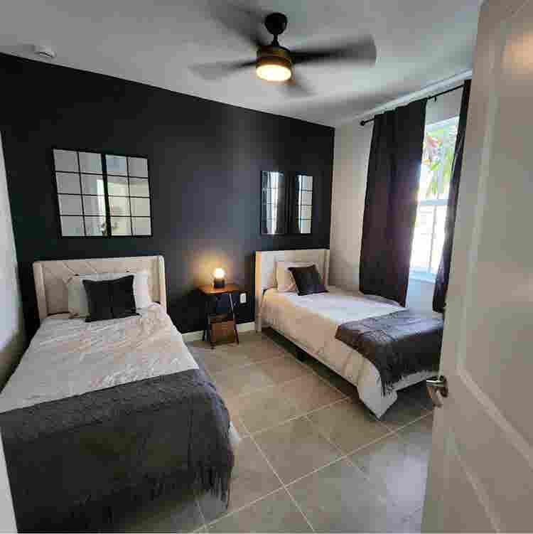 Looking for roomates in Homestead!