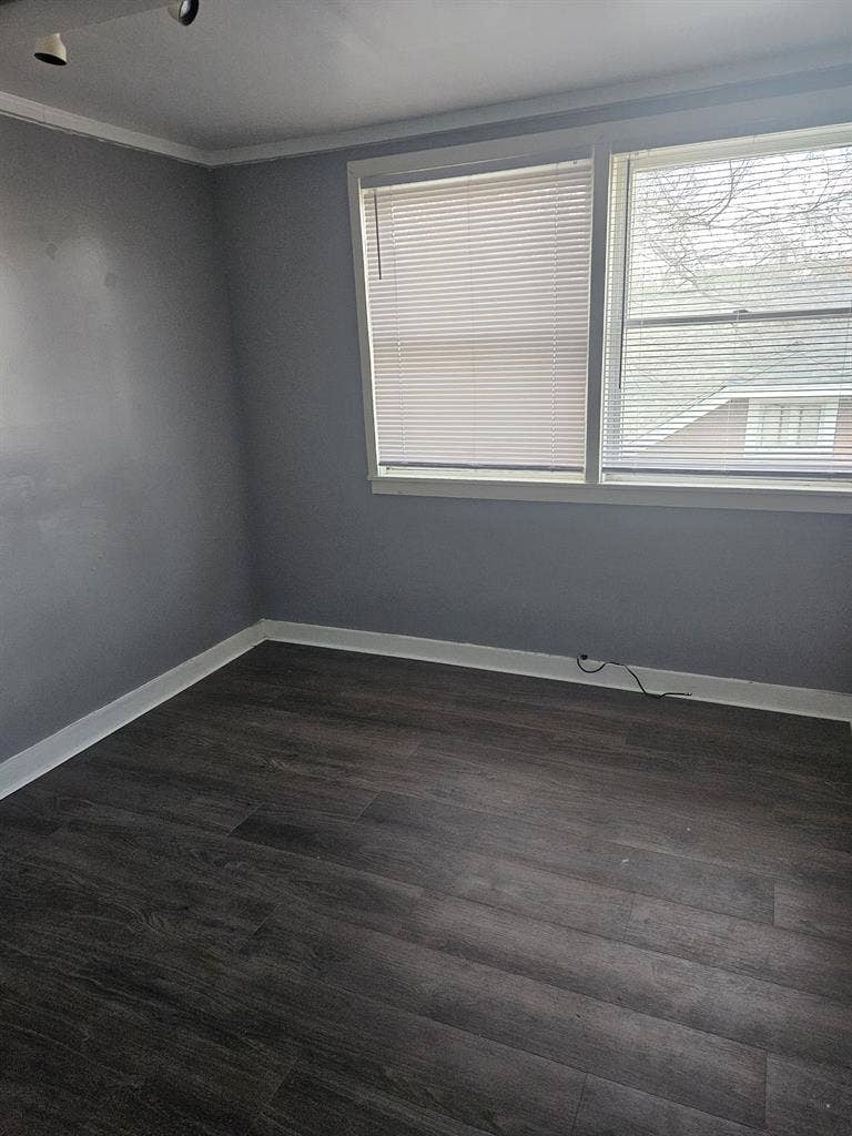 Room in NE GR by Riverside Park