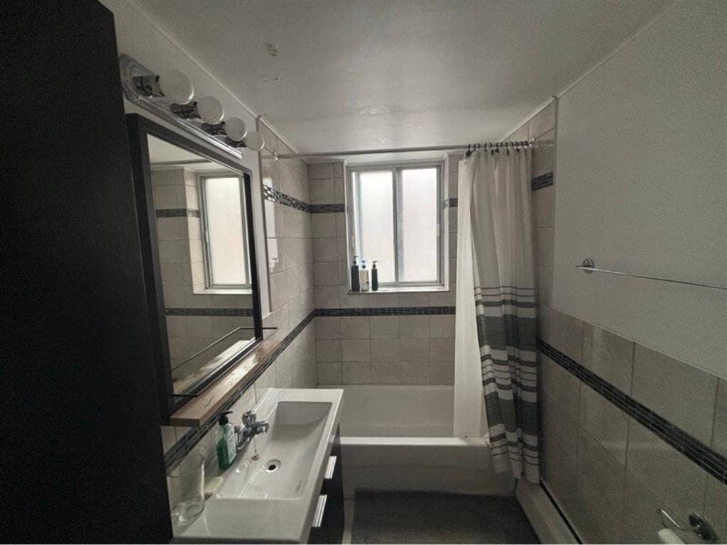 Roommate wanted