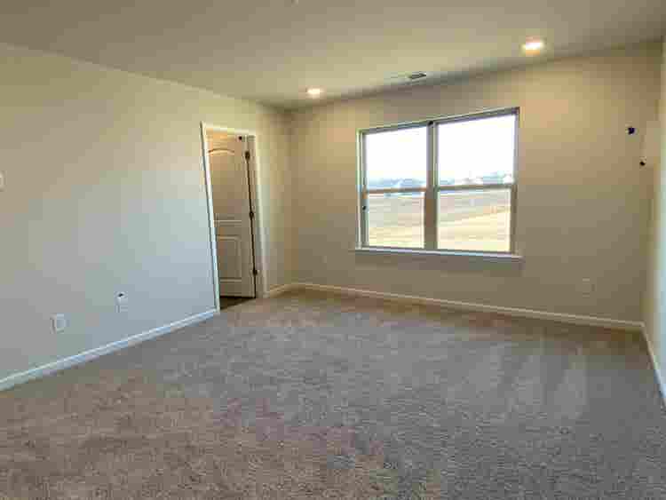 4 BR in Monroe