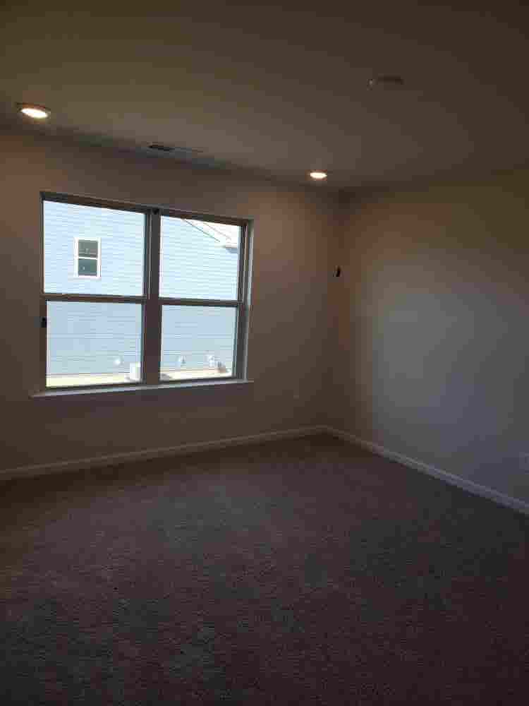 4 BR in Monroe