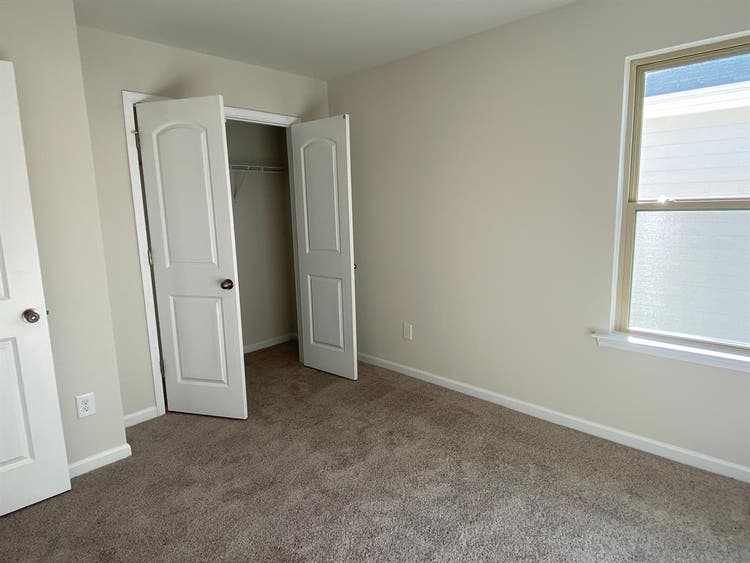 4 BR in Monroe