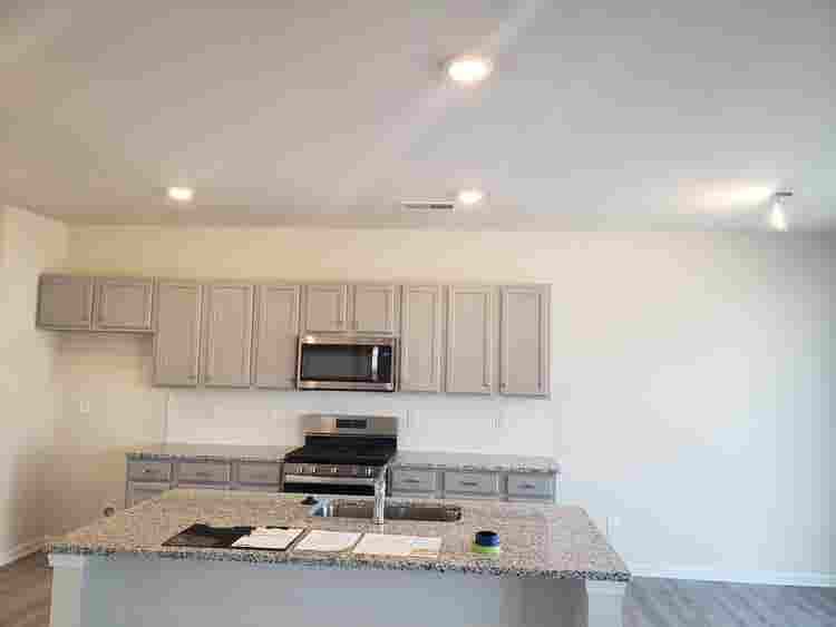4 BR in Monroe