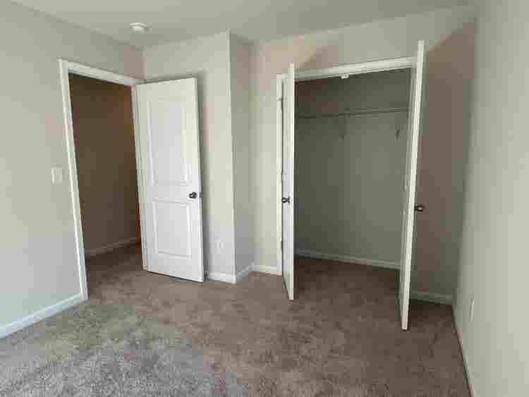 4 BR in Monroe
