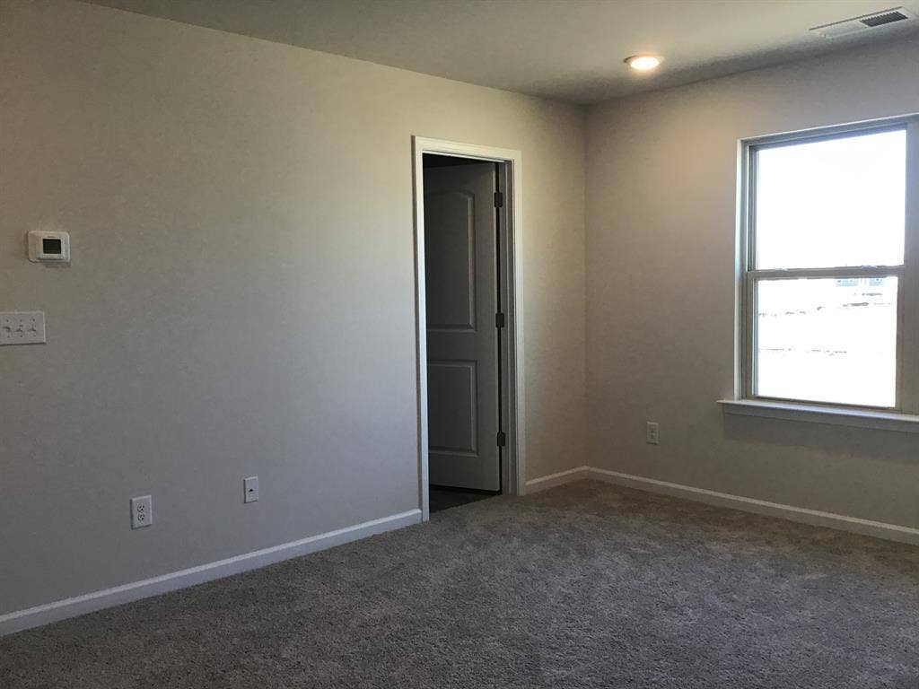 4 BR in Monroe