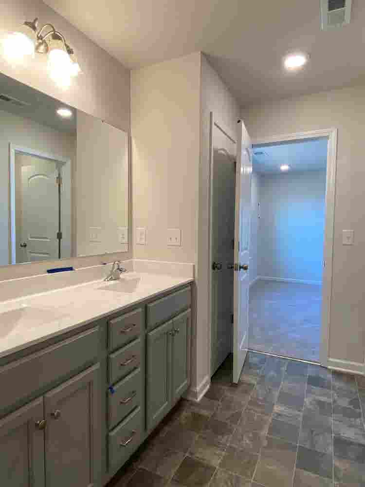 4 BR in Monroe