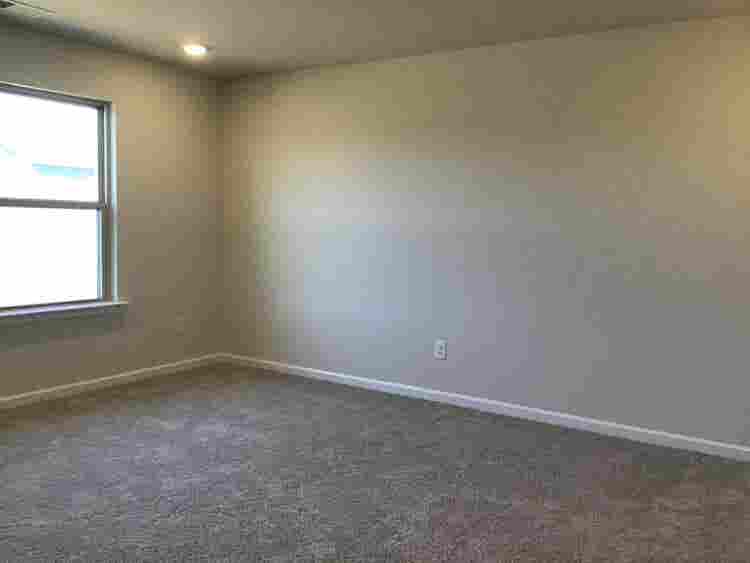 4 BR in Monroe