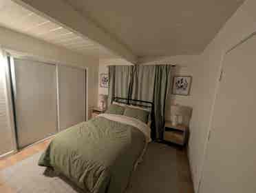 Multiple rooms in X-large house 🏠