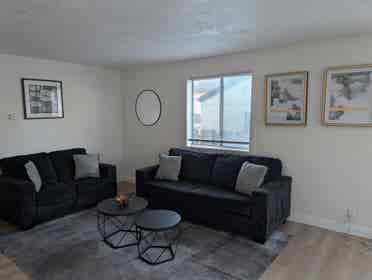 Multiple rooms in X-large house 🏠