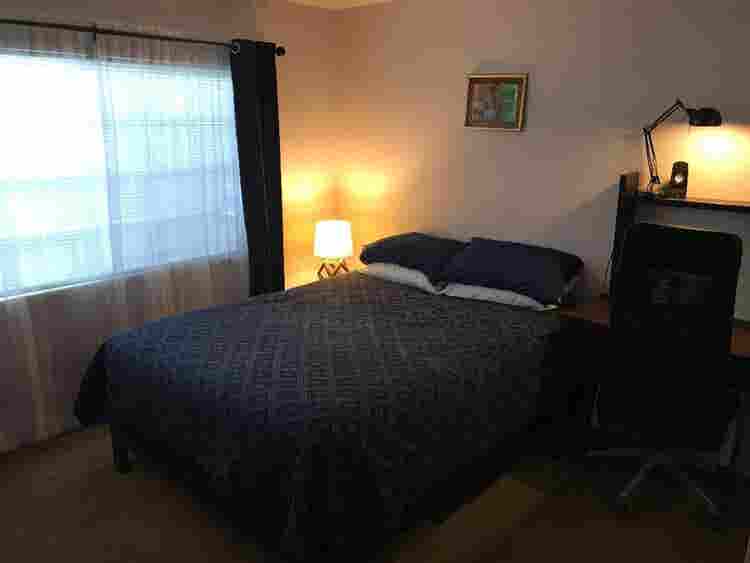 SPACIOUS ROOM IN TOWNHOUSE VAN NUYS