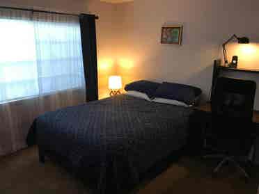 SPACIOUS ROOM IN TOWNHOUSE VAN NUYS