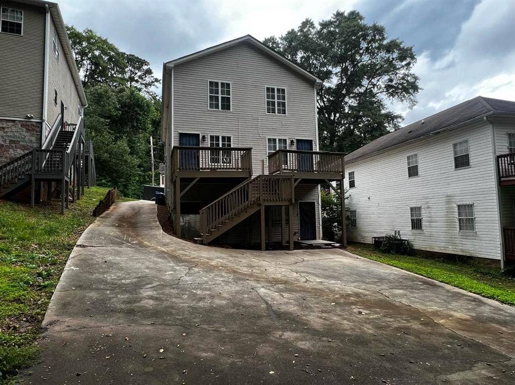 6 BR in Atlanta